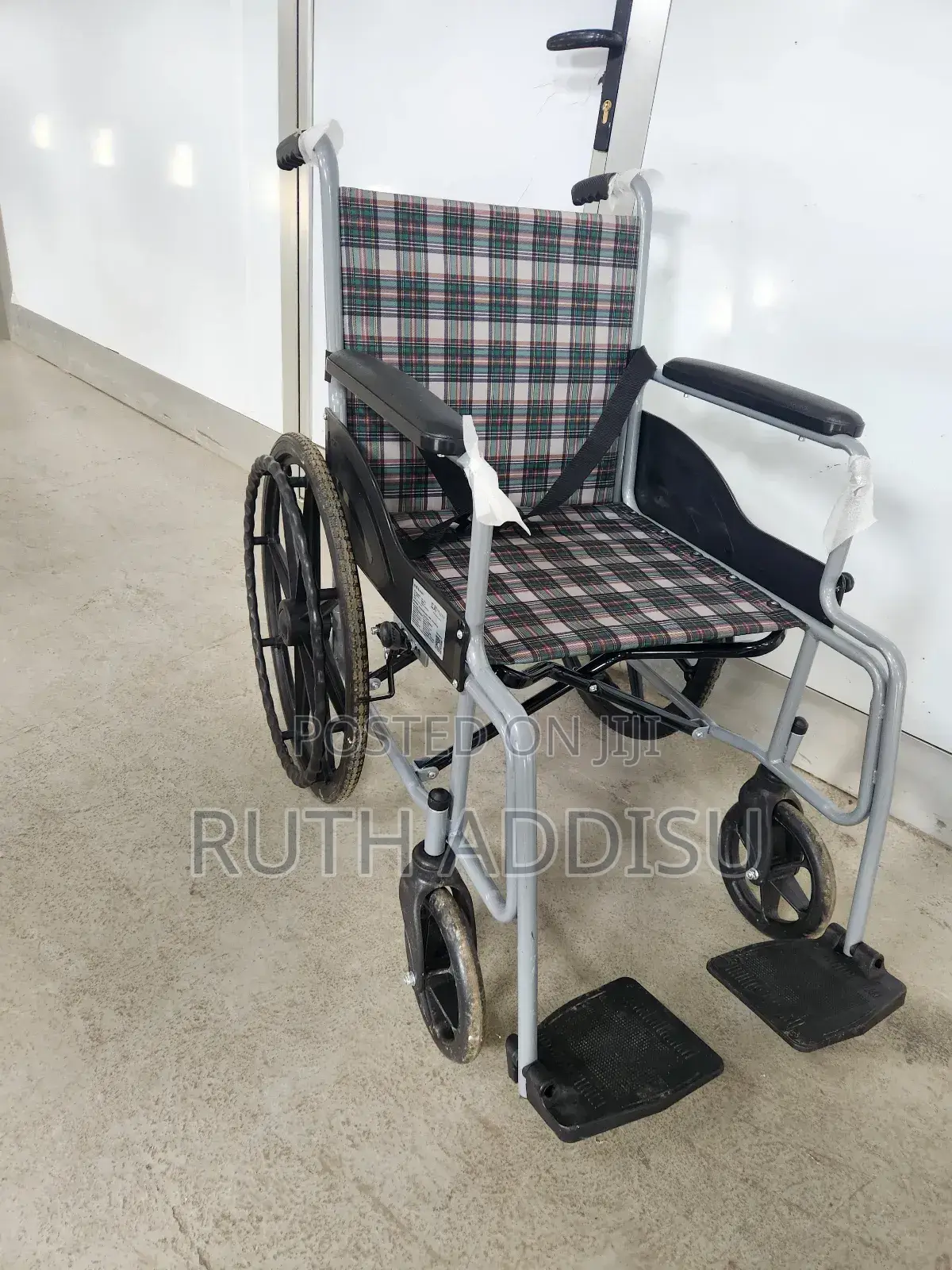 Foldable Very Strong and New Wheelchair建議brand New Wheelchair