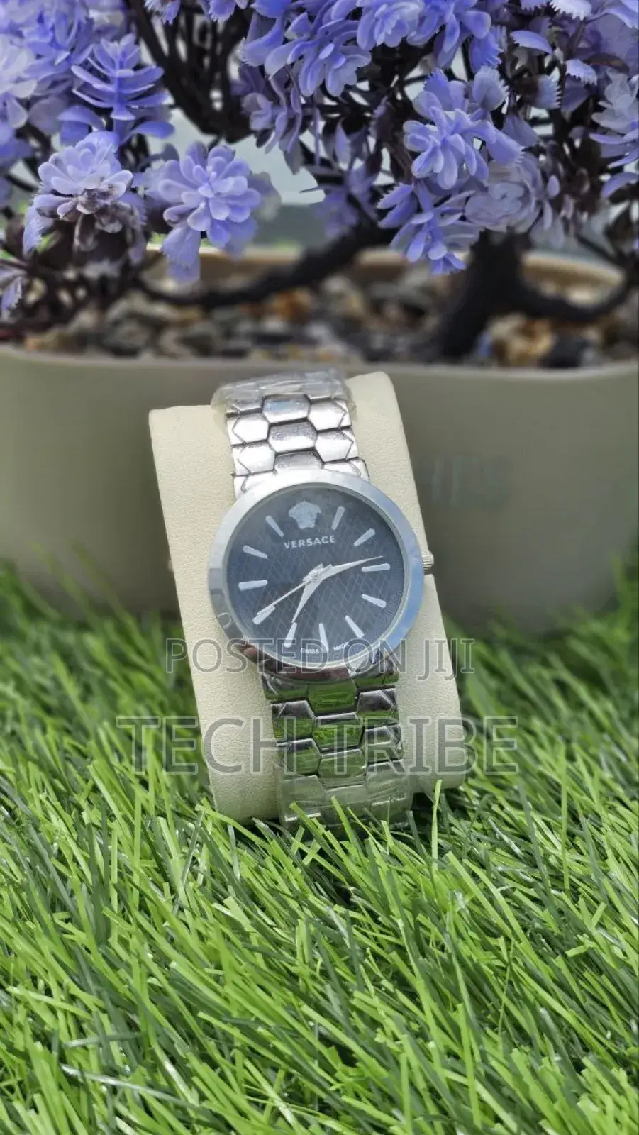 Elegant Versace Ladies Watches Surprise Your Loved Ones With Style.