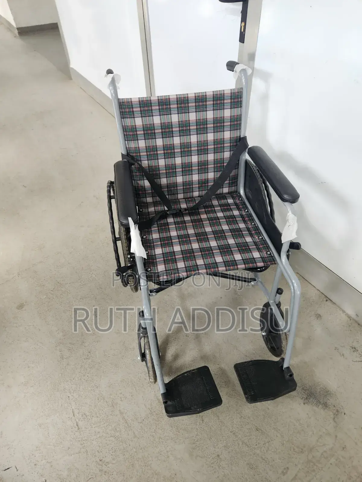 Wheelchair麴你strong With Belted Ability Wheelchair Movement Gari New