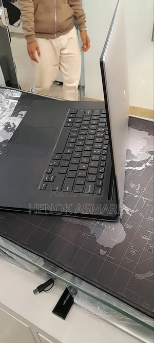 New Laptop Dell XPS 15 16GB Intel Core I7 SSD 512GB