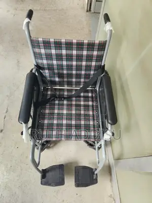 Photo - Silver Framed Strong Made in Japan Wheelchair較少wheelchair煞氣wheelchair