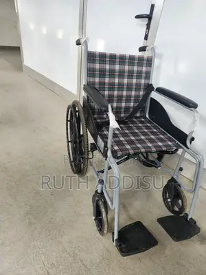 Photo - Wheelchair奢華foldable Medical Wheelchair Heavy Duty Wheelchair