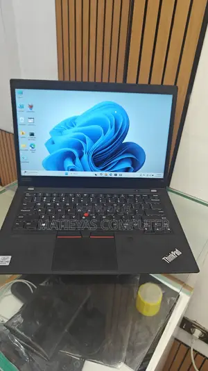 Photo - New Laptop Lenovo ThinkPad T14 16GB Intel Core I7 SSD 512GB