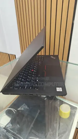 New Laptop Lenovo ThinkPad T14 16GB Intel Core I7 SSD 512GB