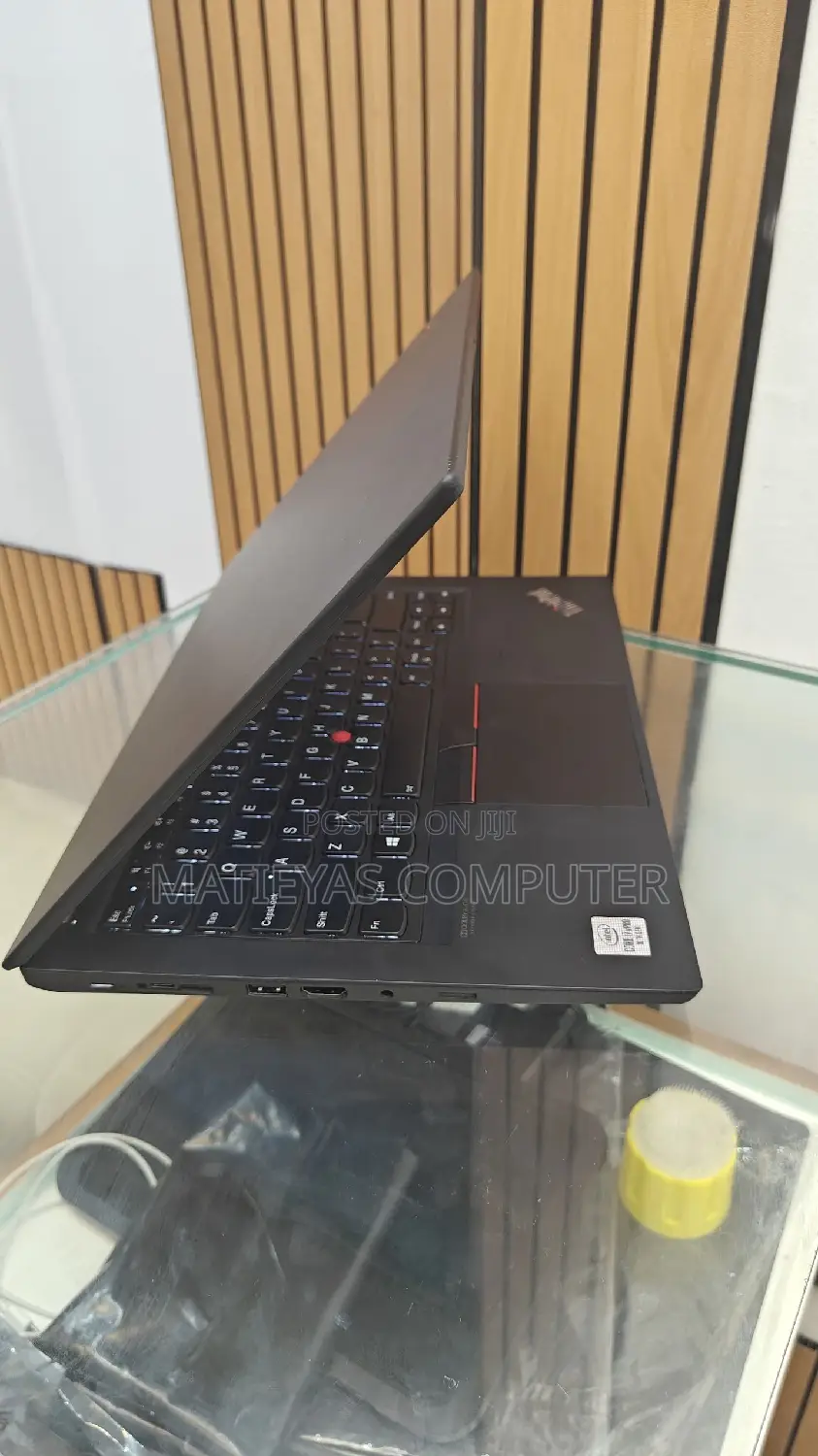 New Laptop Lenovo ThinkPad T14 16GB Intel Core I7 SSD 512GB