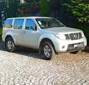 Nissan Pathfinder 2.5 DCi 4x4 LE 2007 Silver