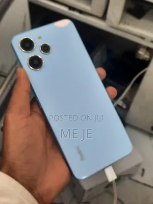 Photo - Xiaomi 12 256 GB