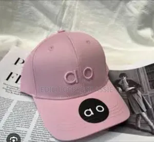 ሽቶ,ሰዓት,ቀበቶ,ኮፍያዎች አሉን