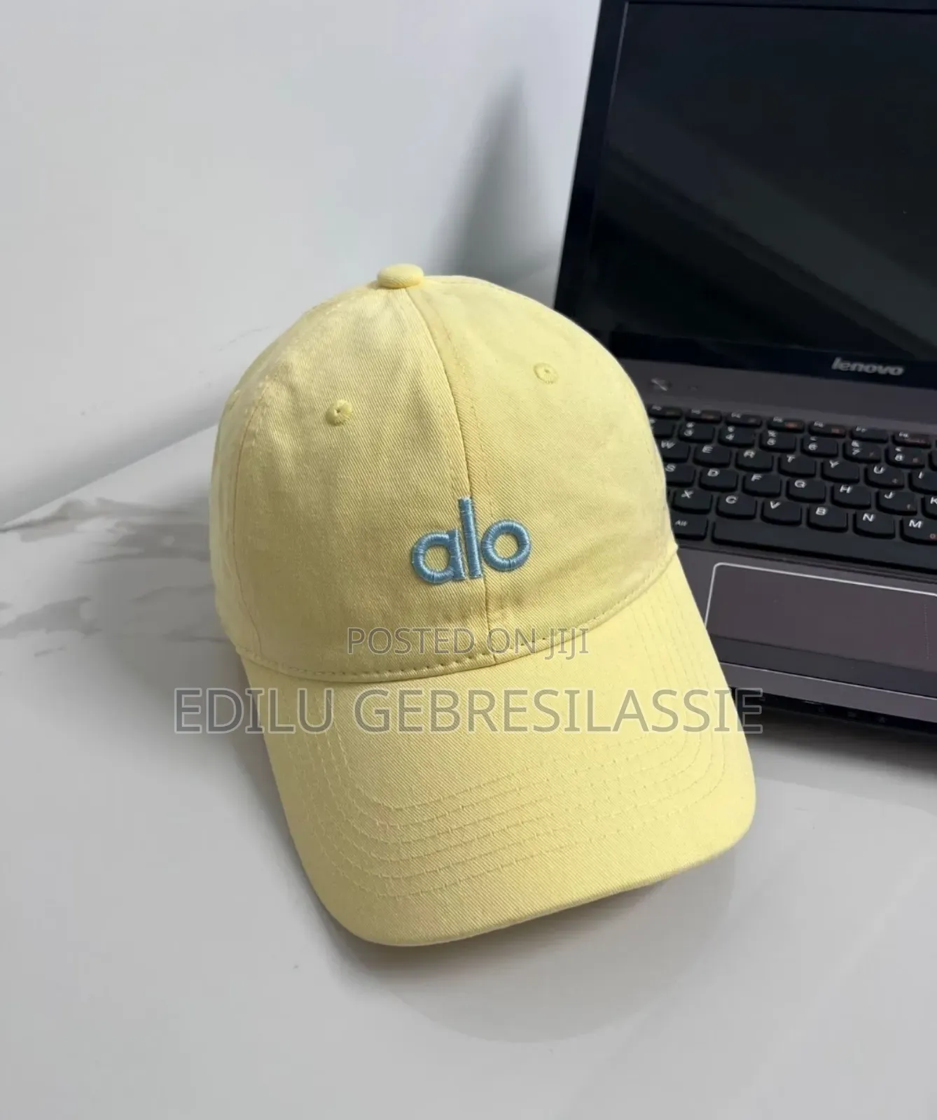 ሽቶ,ሰዓት,ቀበቶ,ኮፍያዎች አሉን