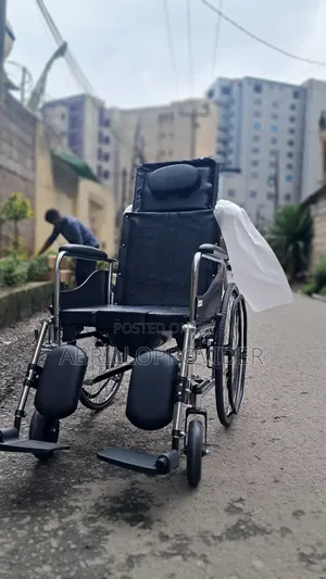 Photo - Multifaetianal Wheelchair田wheelchair 手wheelchair 山wheelchair田wheelcha