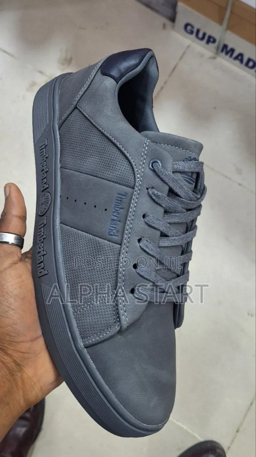  Flat Timberland 
 Made in Vietnam