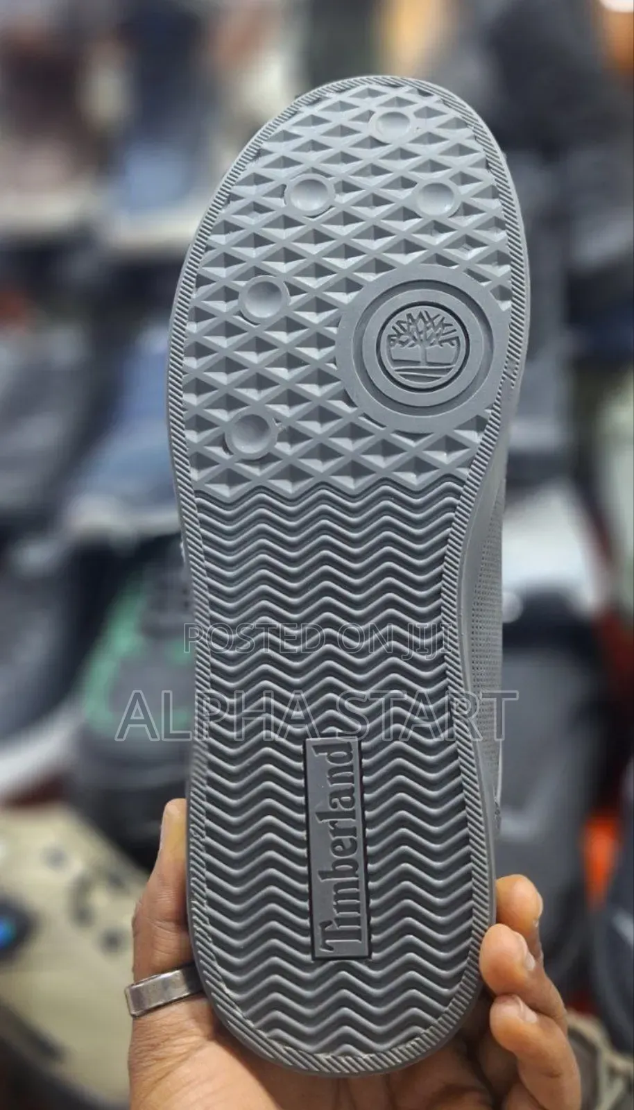  Flat Timberland 
 Made in Vietnam