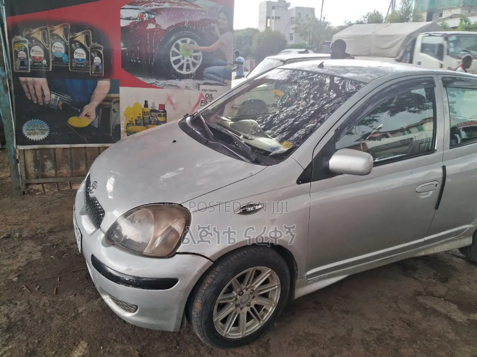 Toyota Vitz 2001 Silver