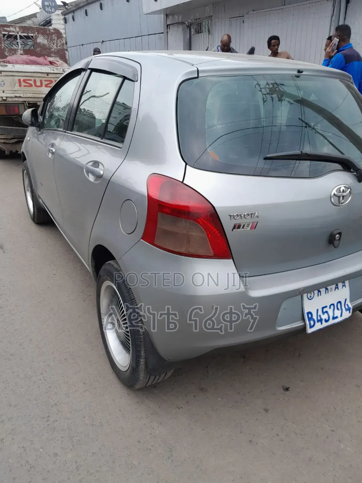 Toyota Vitz 2001 Silver