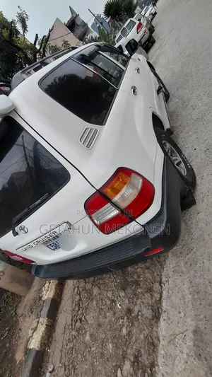 Toyota Land Cruiser 2004 White