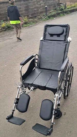 Photo - Multifaetianal Wheelchair田wheelchair 手wheelchair山wheelchair 田wheel 水wh