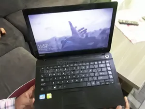 Photo - Laptop Toshiba Satellite C55 8GB Intel Core I3 HDD 500GB