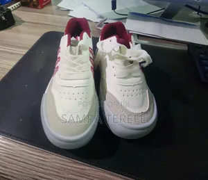 Photo - Kids Shoe Size 31