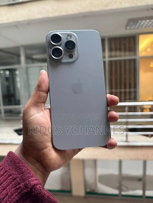 Apple iPhone 15 Pro Max 256 GB Silver