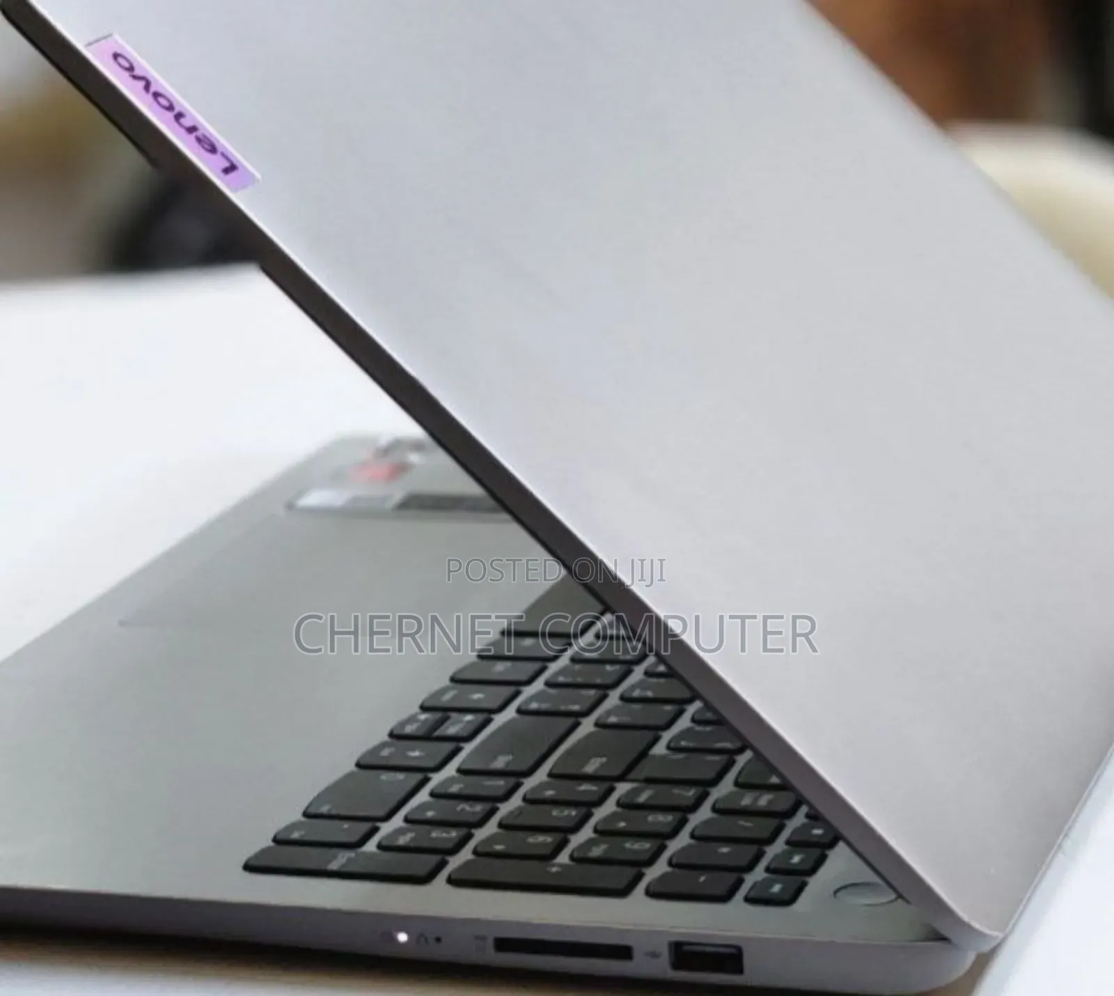 New Laptop Lenovo 8GB AMD Ryzen 5 SSD 512GB