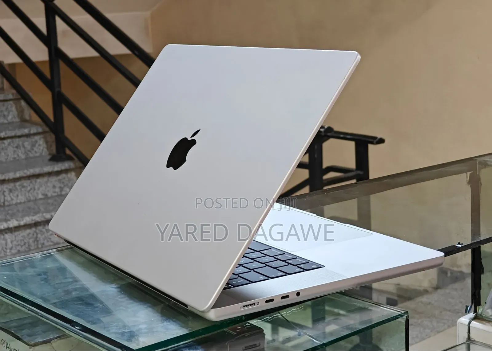 New Laptop Apple MacBook Pro M1 16GB Apple M1 Pro SSD 1T