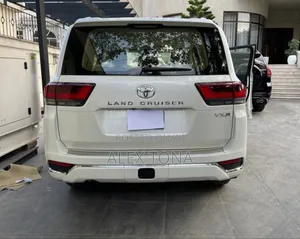 Toyota Land Cruiser 2022 White