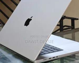 New Laptop Apple MacBook Pro 2019 16GB Intel Core M3 SSD 1T