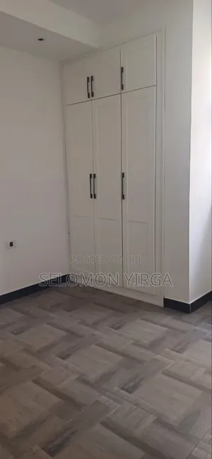 6bdrm Farm House in Adis Ababa, Bole for sale