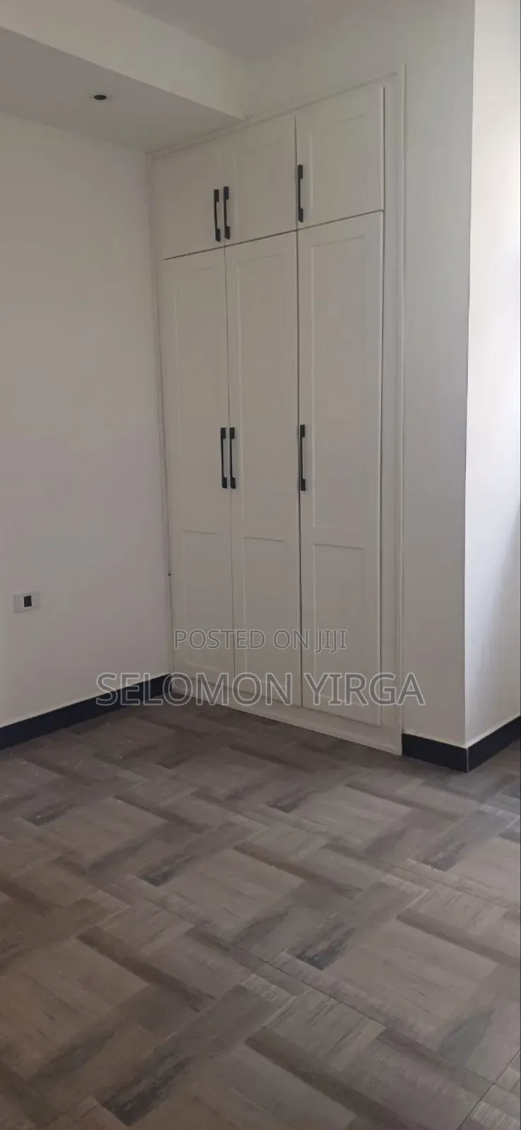 6bdrm Farm House in Adis Ababa, Bole for sale