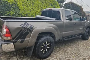 Toyota Tacoma 2012 Gray