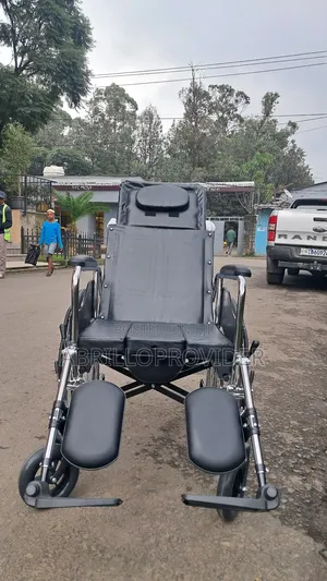 Photo - Multifaetianal Wheelchair田wheelchair水wheelchair廿wheelchair田wheelchair