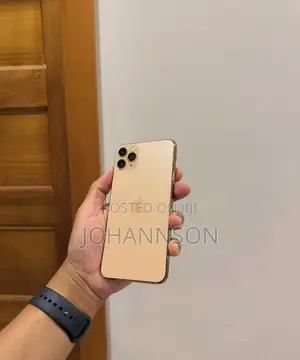 Photo - Apple iPhone 11 Pro Max 512 GB Gold