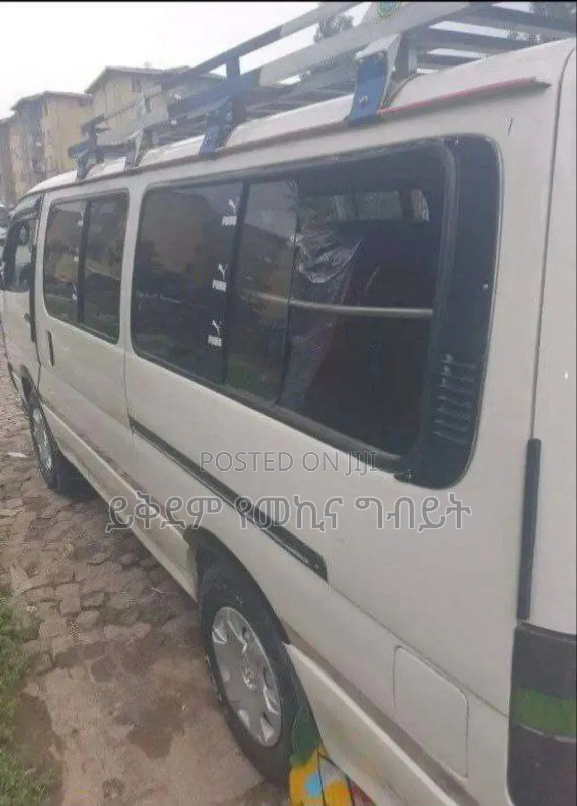 Toyota HiAce 2002 White