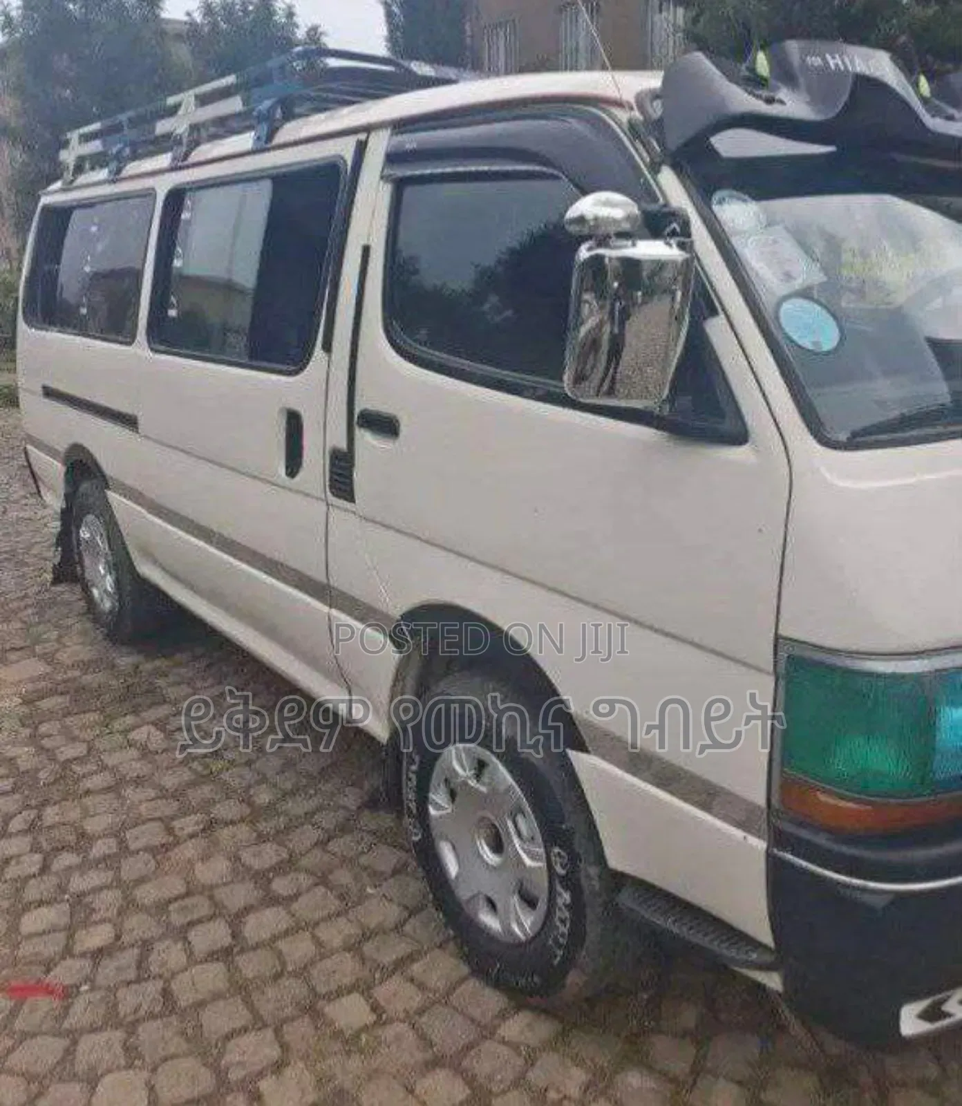 Toyota HiAce 2002 White