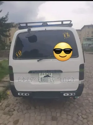 Toyota HiAce 2002 White