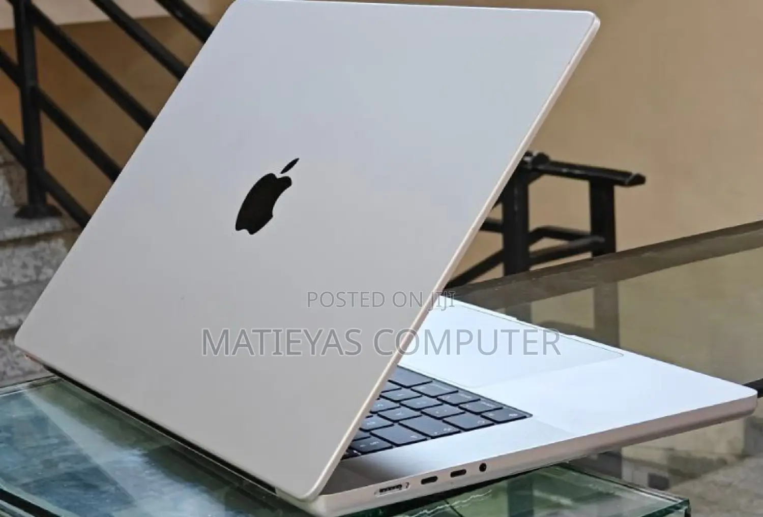 New Laptop Apple MacBook Pro M1 16GB Apple M1 SSD 1T