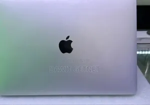 Photo - New Laptop Apple MacBook Pro 2017 16GB Intel Core I7 SSD 1T