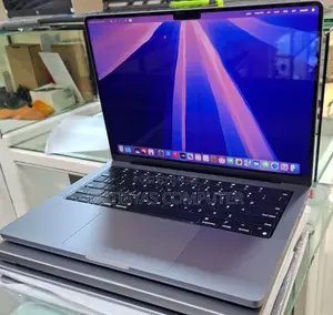 New Laptop Apple MacBook Pro M1 16GB Intel Core I7 SSD 1T