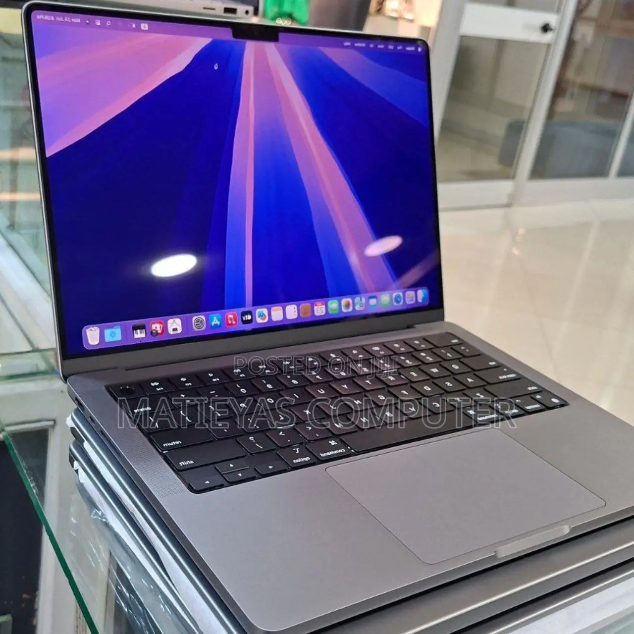 New Laptop Apple MacBook Pro M1 16GB Intel Core I7 SSD 1T