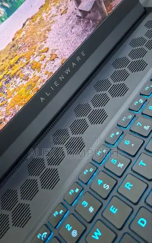 New Laptop Alienware M17x R2 16GB Intel Core I9 SSD 1T