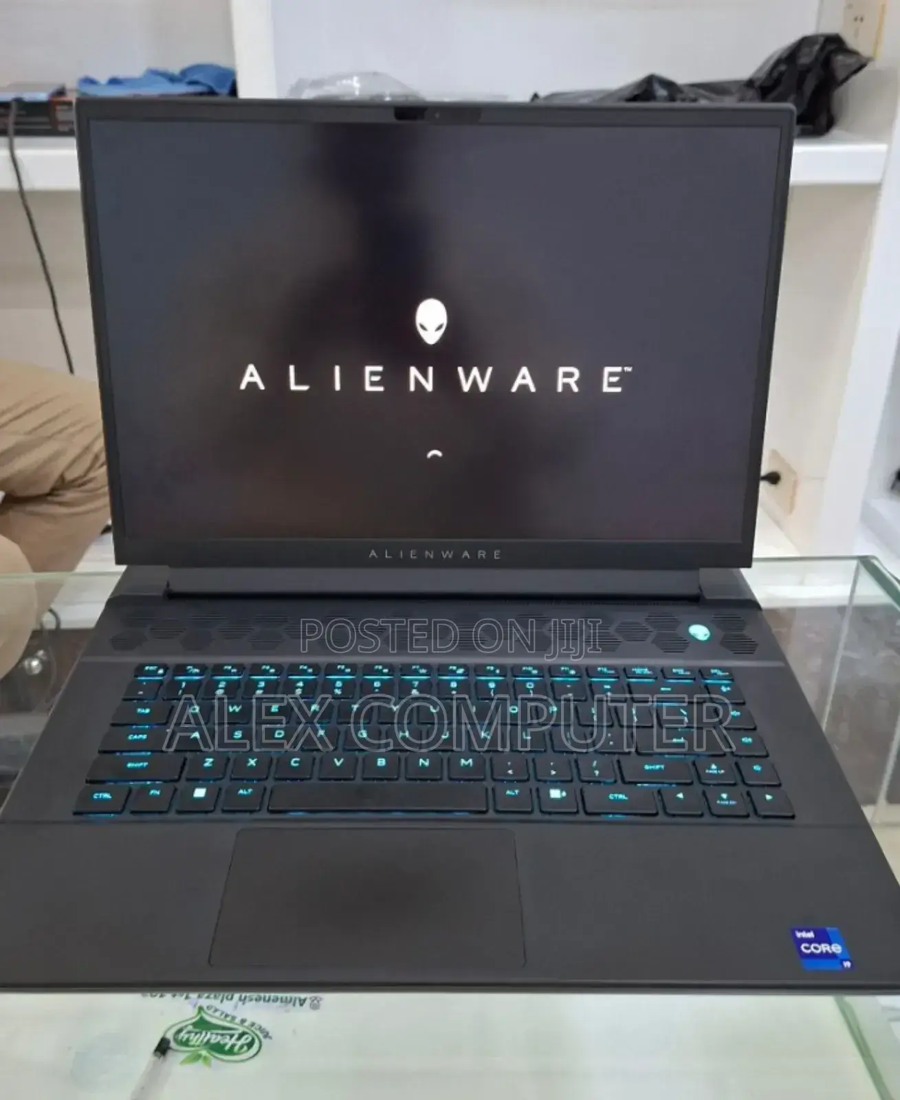 New Laptop Alienware M17x R2 16GB Intel Core I9 SSD 1T