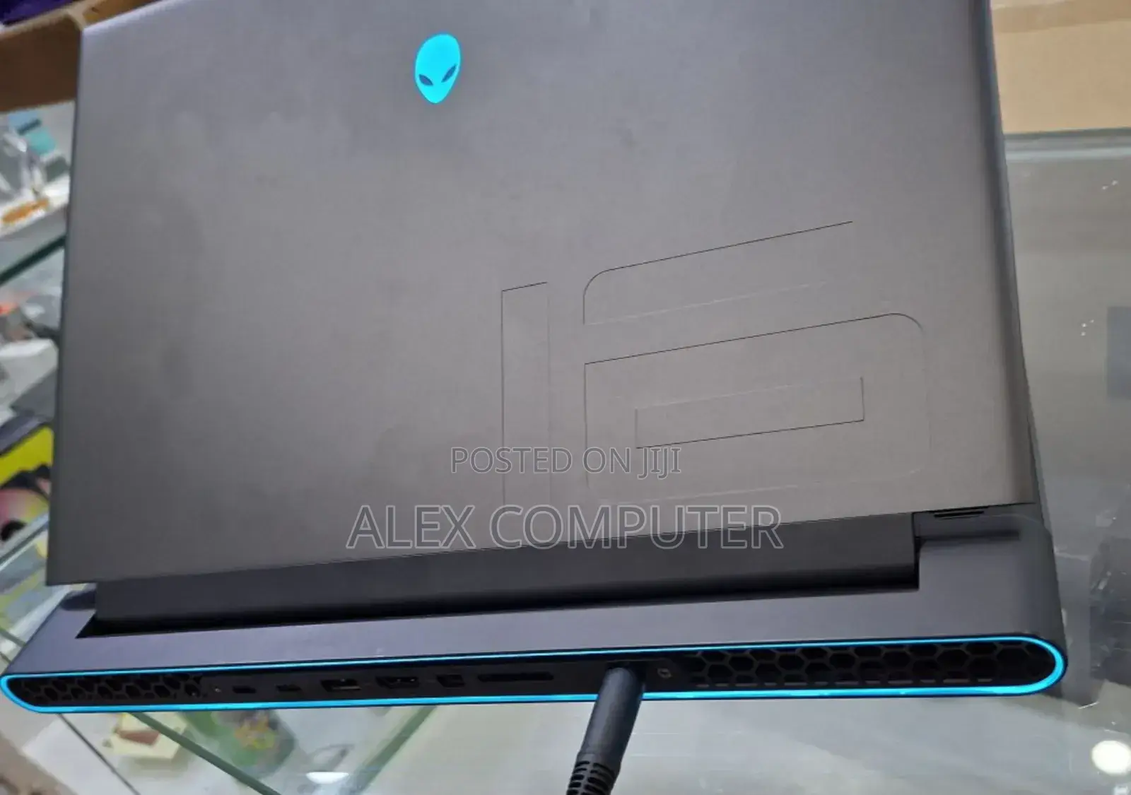 New Laptop Alienware M17x R2 16GB Intel Core I9 SSD 1T
