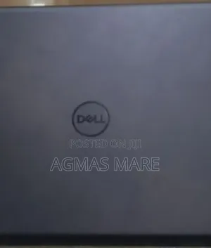 New Laptop Dell Vostro 3520 8GB Intel Core i5 SSD 1T