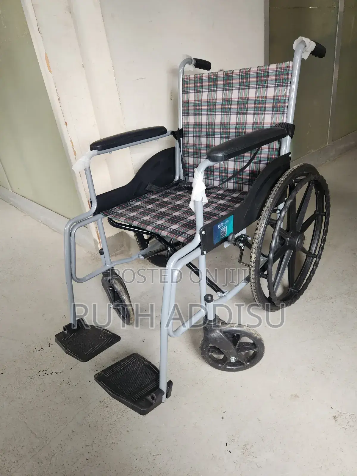 የሚታጠፍ ኖርማል አልሙኒየም Wheelchair የጃፓን ዊልቸር ምቹ ዊልቸር