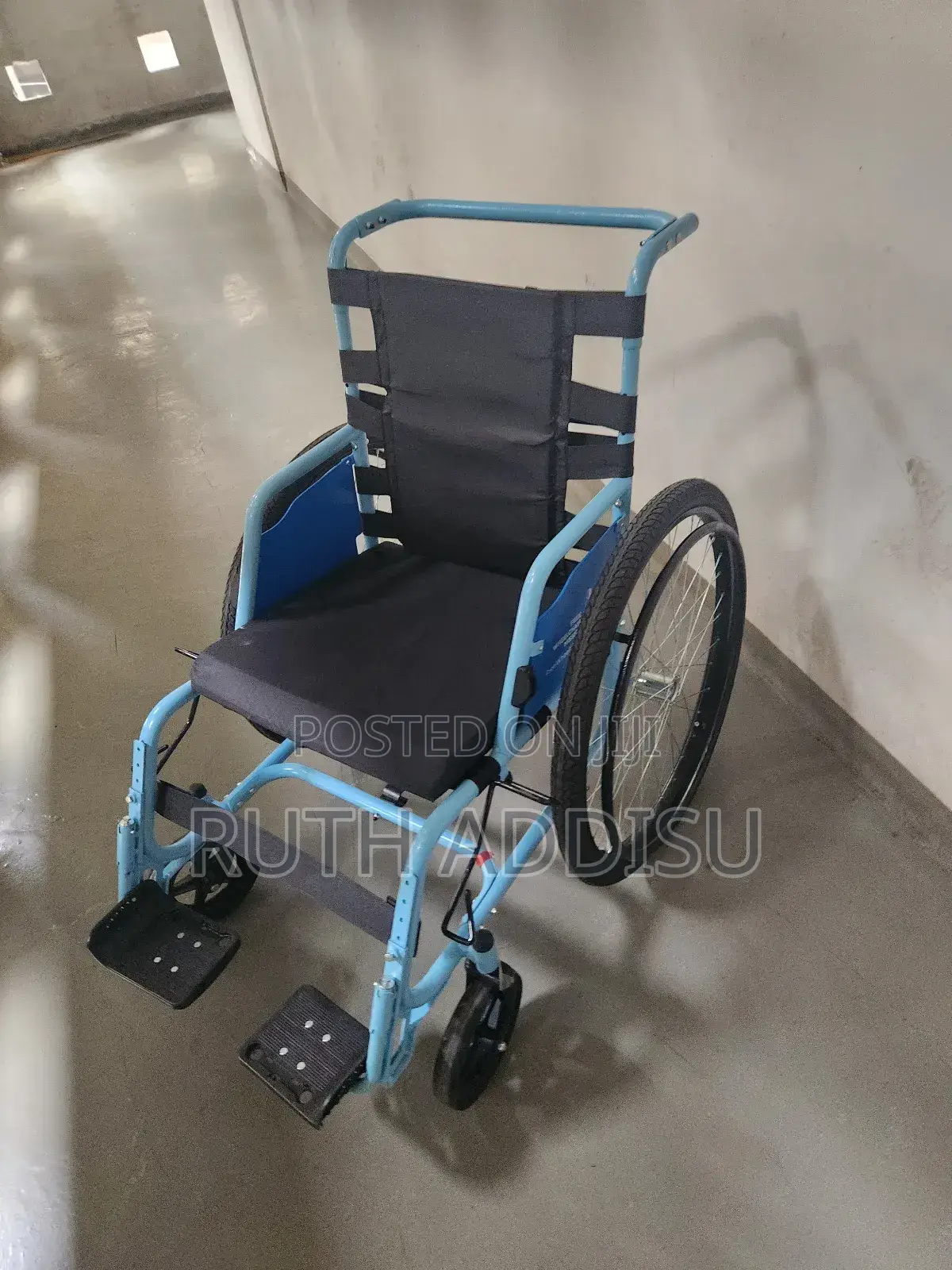 Wheelchair考試brand New Non Collapsible Wheelchair