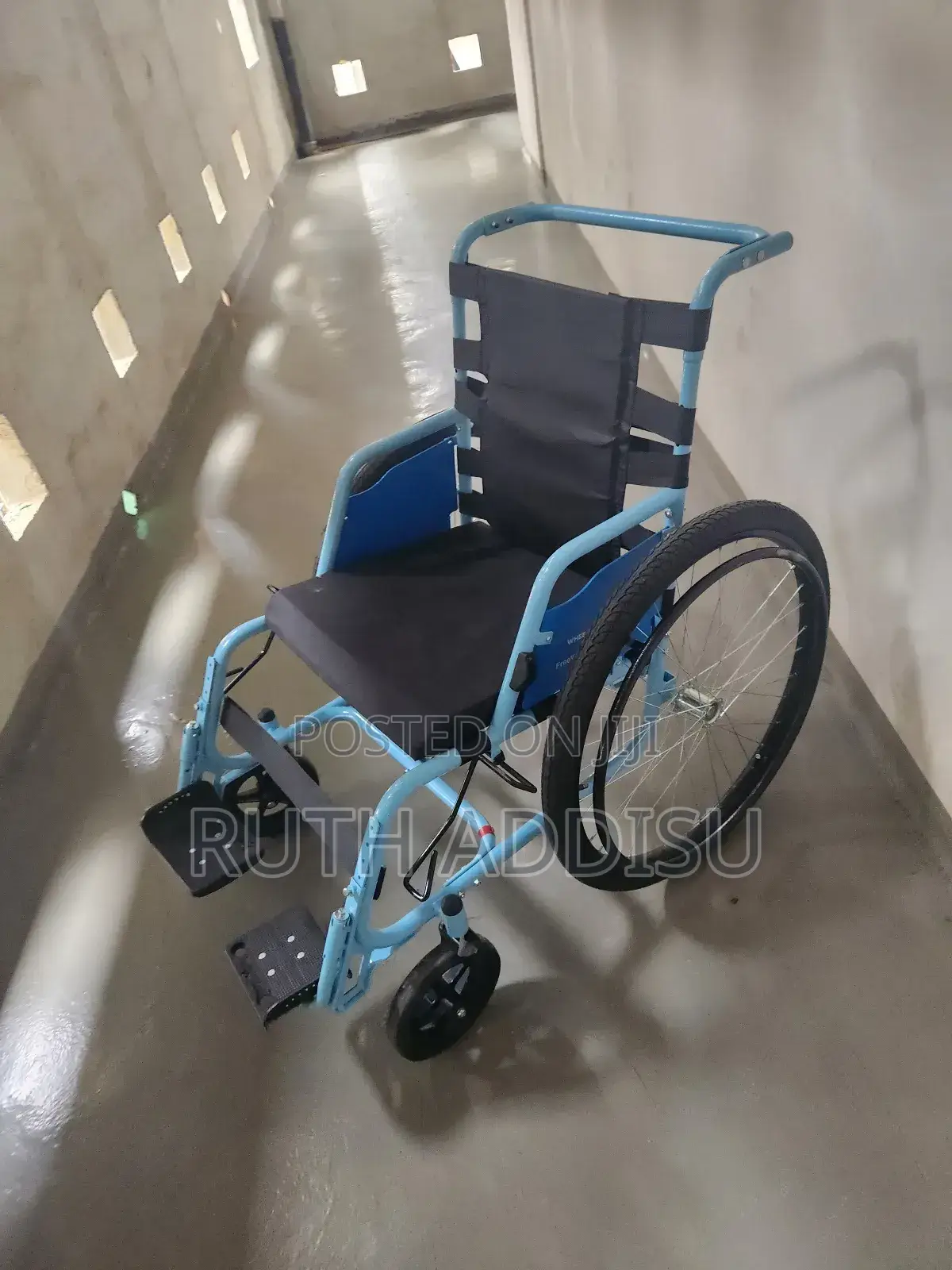 Wheelchair奇蹟brand New Belted Have Duty Wheelchair彌撒wheelchair