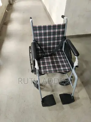 Wheelchair轟出heavy Duty Medical Wheelchair Almunijm