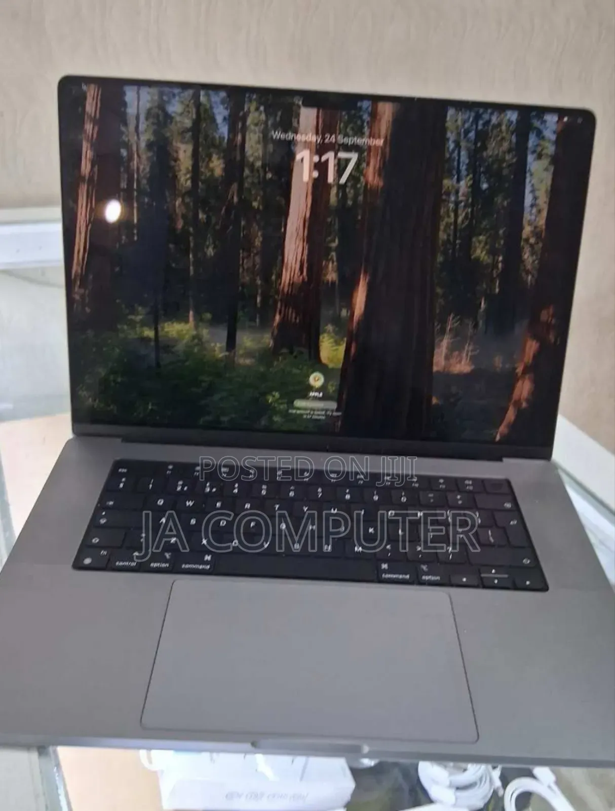 New Laptop Apple MacBook Pro M1 32GB Apple M1 Pro SSD 1T