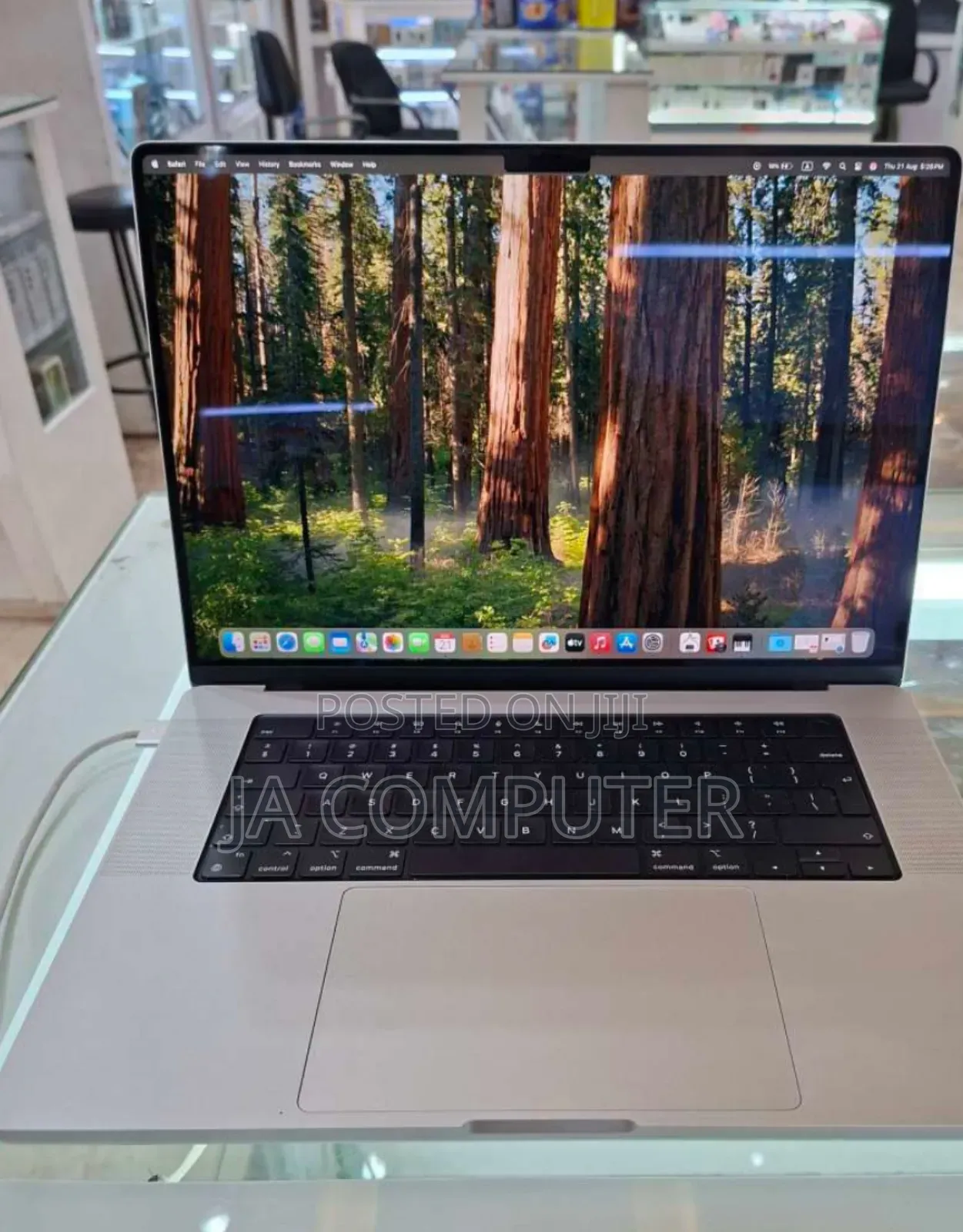 New Laptop Apple MacBook Pro M1 32GB Apple M1 Pro SSD 1T