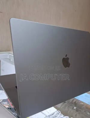 New Laptop Apple MacBook Pro M1 32GB Apple M1 Pro SSD 1T